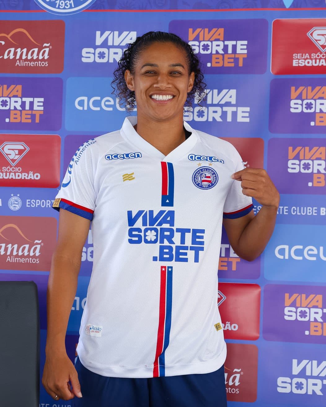 Cássia, Atacante / Extrema
