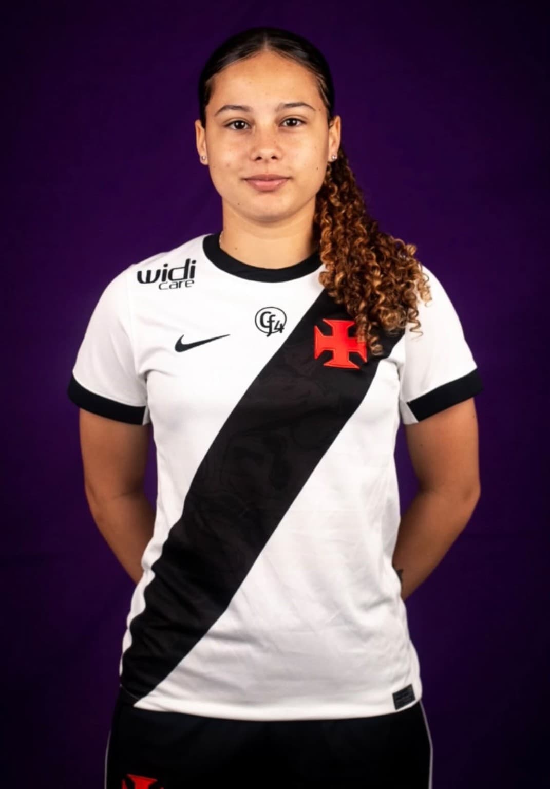 Thaís Mello, Atacante
